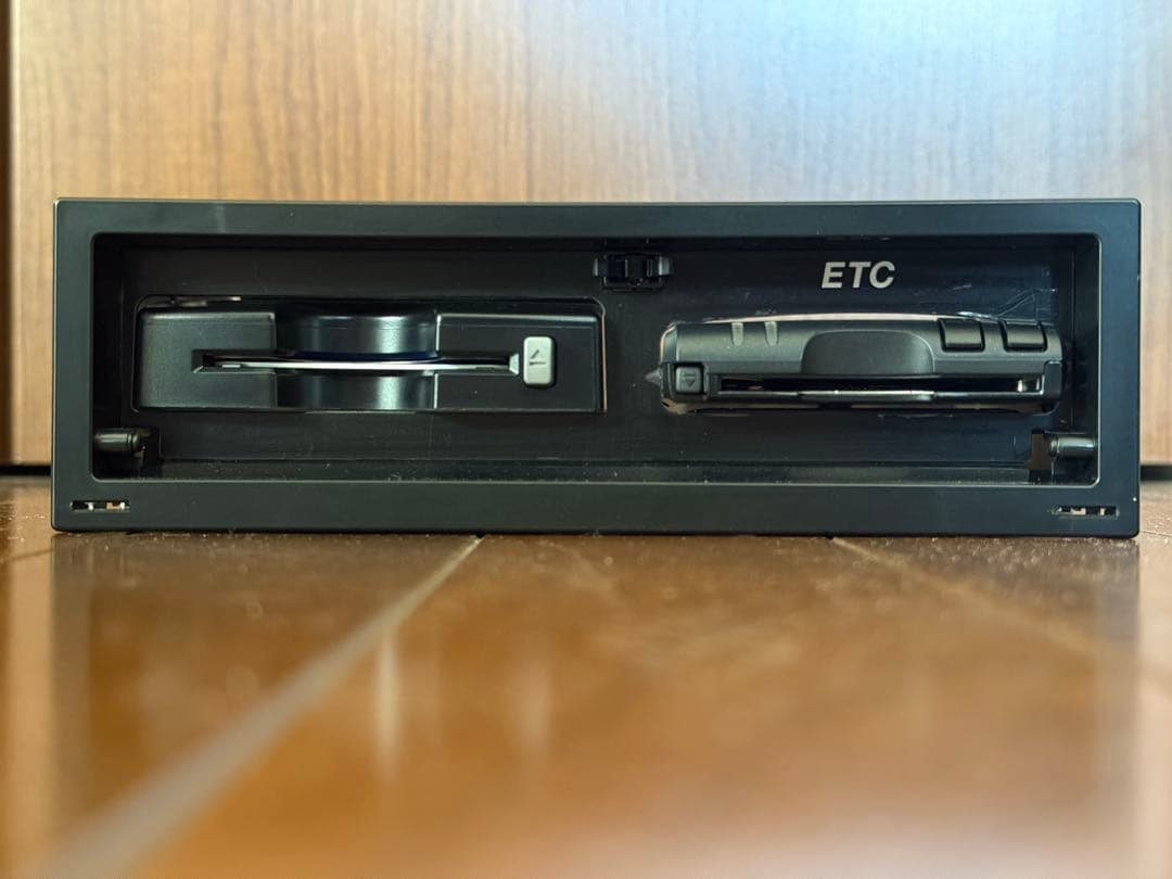 アウディTT 純正地デジ対応ナビ&ETC&ケーブル一式&オーディオパネルのセット