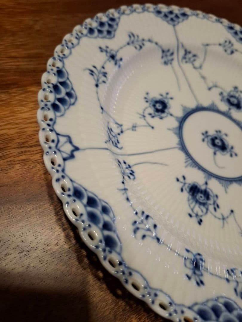 新品ロイヤルコペンハーゲン ブルーフルデッドフルレース1枚(約25cm)