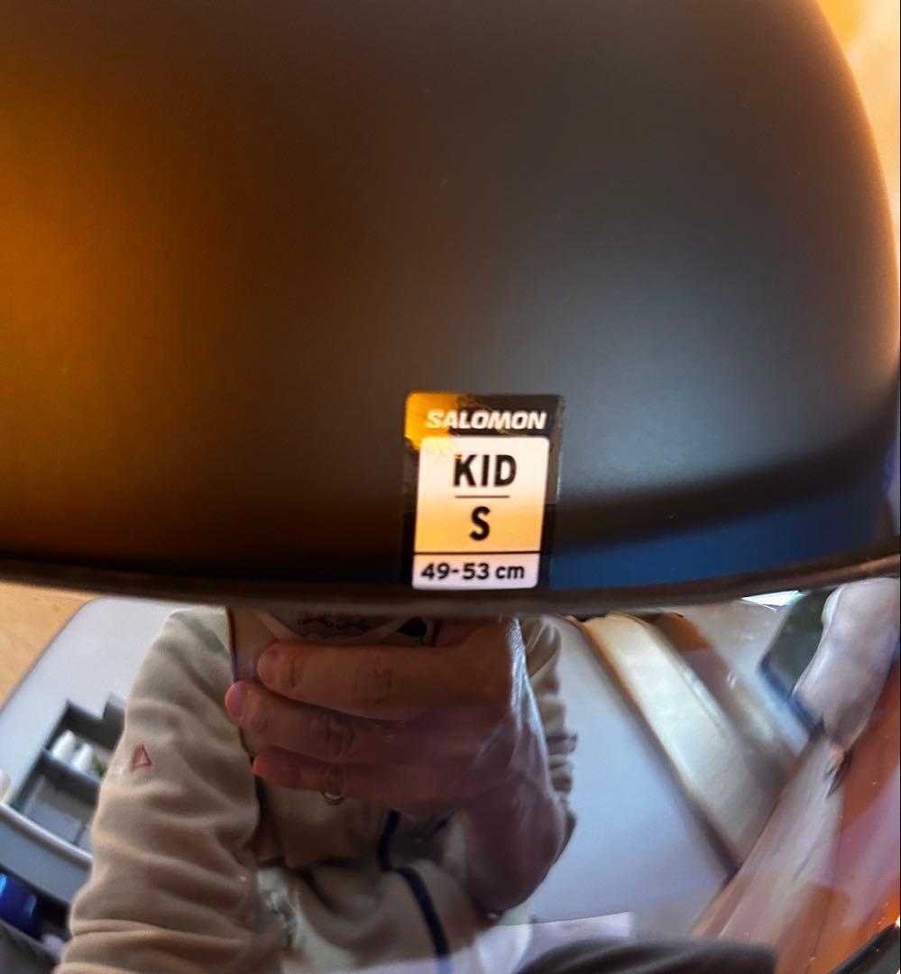 【極美品】SALOMON キッズヘルメット　Sサイズ49-53cm バイザー付き