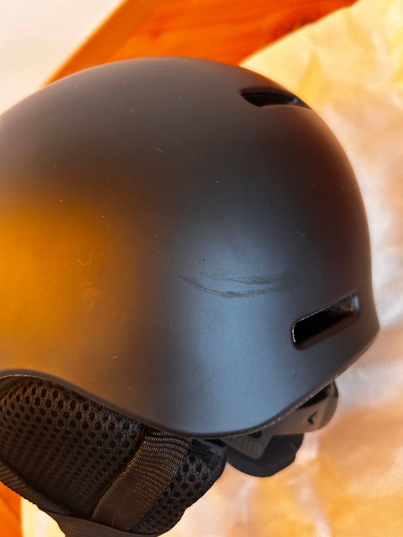 【極美品】SALOMON キッズヘルメット　Sサイズ49-53cm バイザー付き