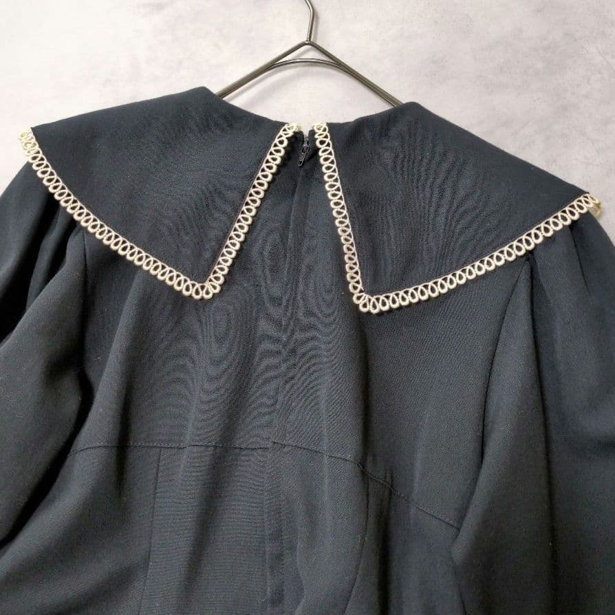 希少✨️ Emily Temple 花刺繍レースワンピース ビッグカラー 黒