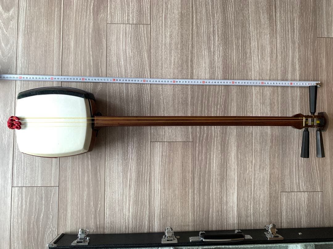 津軽三味線本体皮破れなし天神欠けかんべりなし紅木東さわりありバチハードケース付き