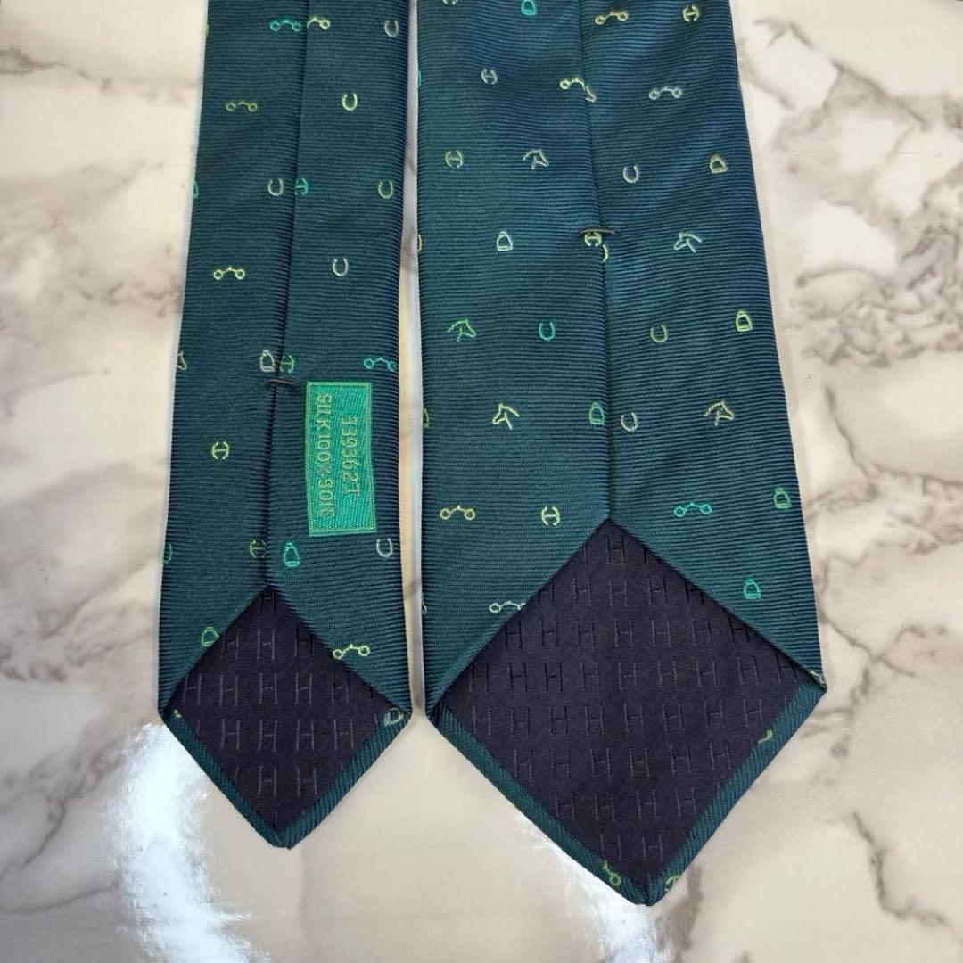【極美品✨】HERMES ネクタイ　ダークグリーン　深緑　ファソネ　馬蹄　鍵