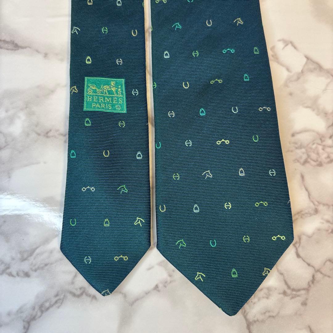 【極美品✨】HERMES ネクタイ　ダークグリーン　深緑　ファソネ　馬蹄　鍵