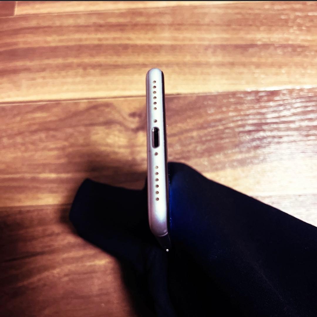 【美品】iPhoneSE 第2世代 ホワイト128GB simフリー