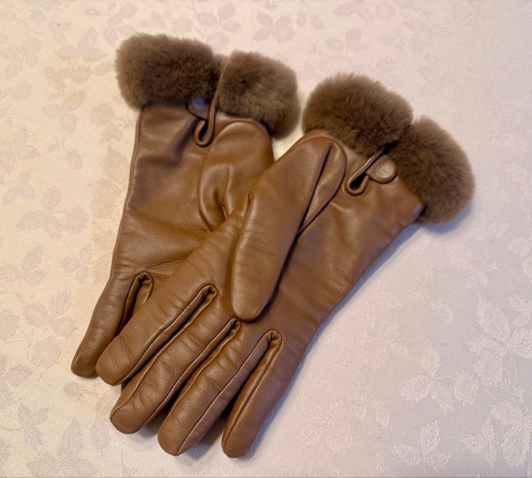 エルメス HERMES 手袋 ケリー カデナチャームラムスキン（羊革） グローブ