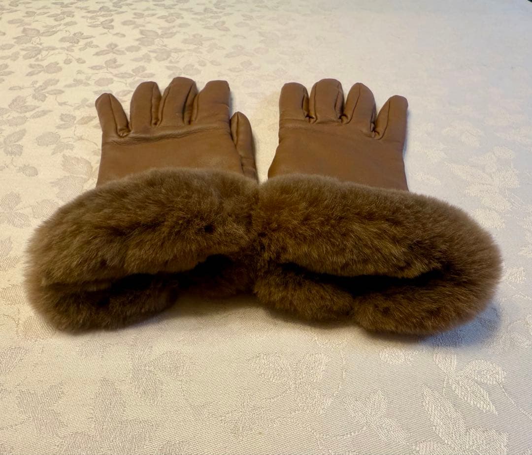 エルメス HERMES 手袋 ケリー カデナチャームラムスキン（羊革） グローブ