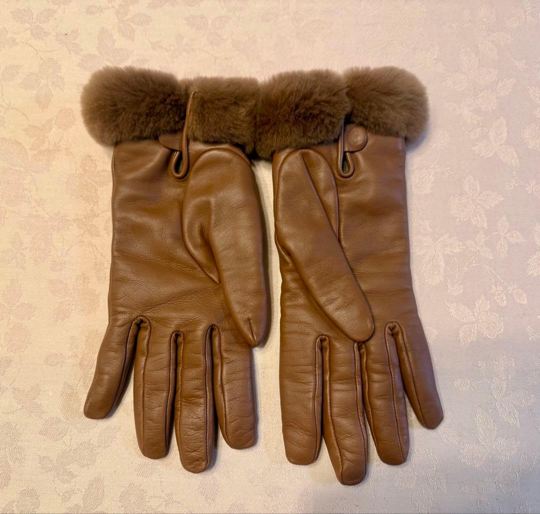 エルメス HERMES 手袋 ケリー カデナチャームラムスキン（羊革） グローブ