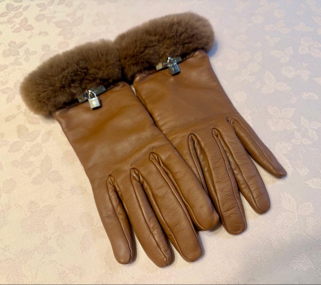 エルメス HERMES 手袋 ケリー カデナチャームラムスキン（羊革） グローブ