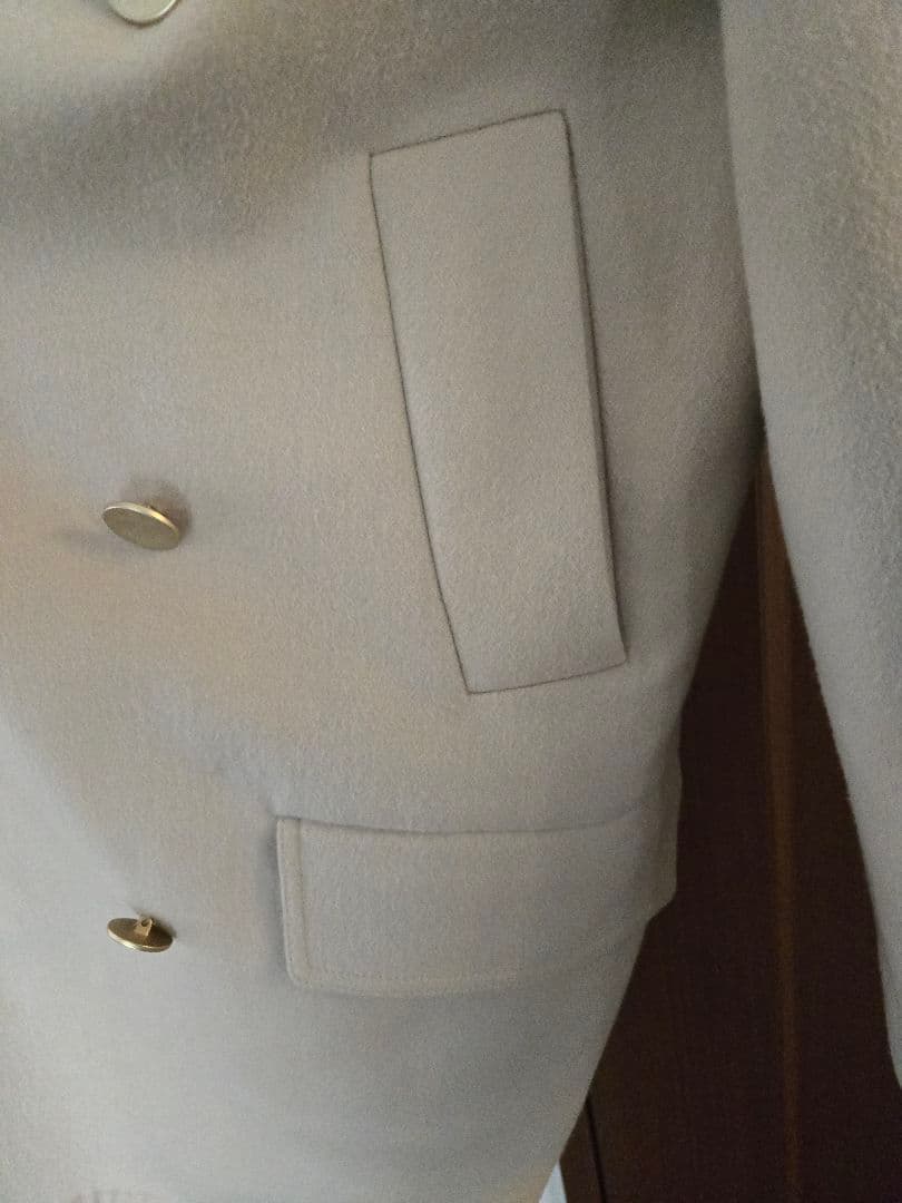 美品　お値下げしました！白タグ　手縫いラベル付きMaxMara ショートコート