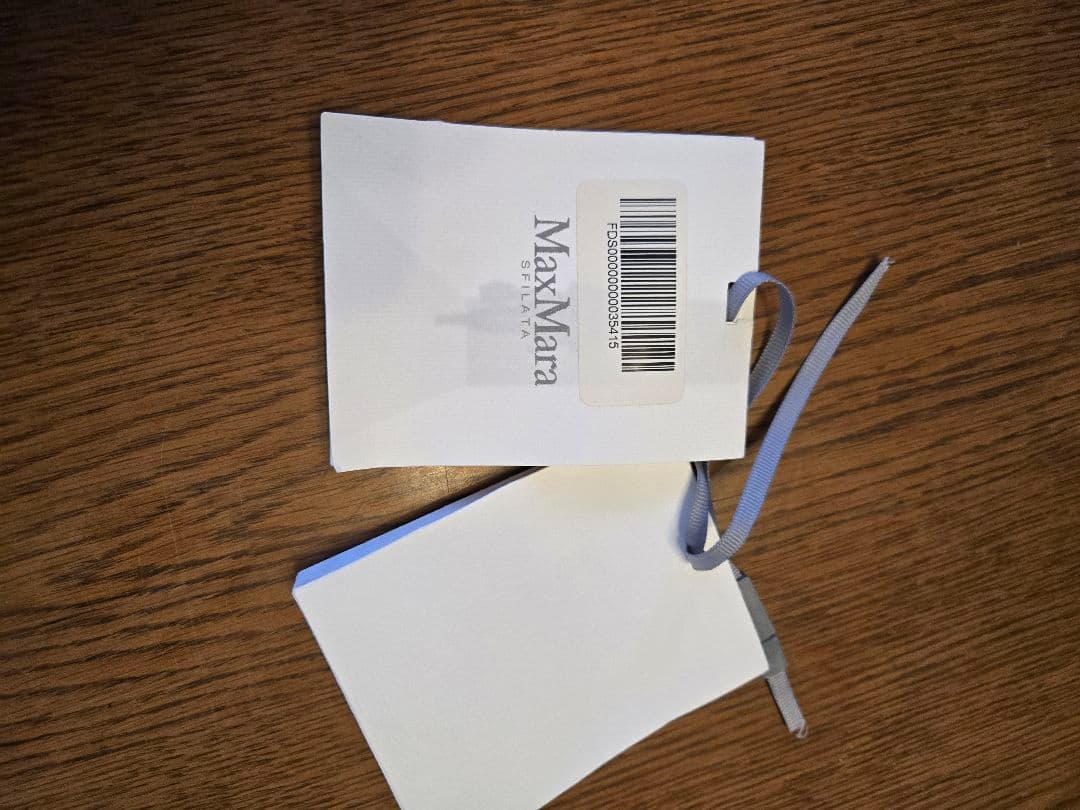 美品　お値下げしました！白タグ　手縫いラベル付きMaxMara ショートコート