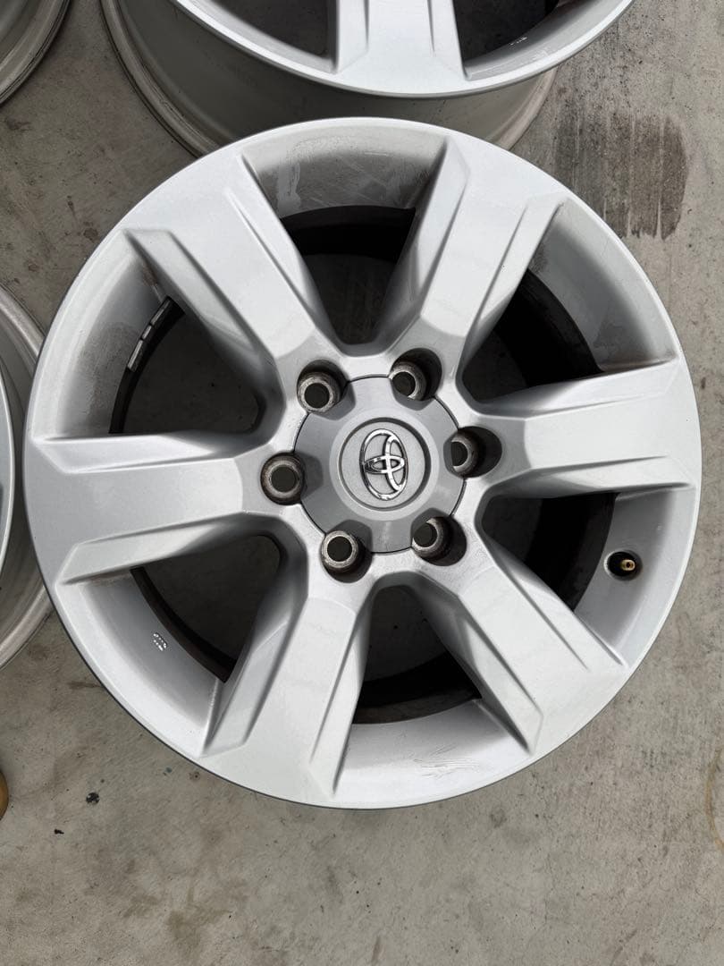 ①NeoxP 150 ランドクルーザープラド純正 17in 7.5J+25