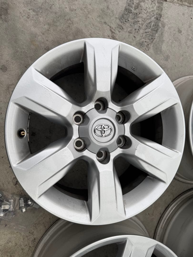 ①NeoxP 150 ランドクルーザープラド純正 17in 7.5J+25