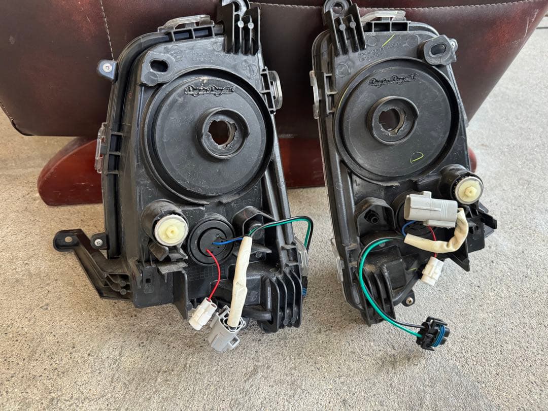 50プリウス前期　社外フォグランプユニット（H11規格）