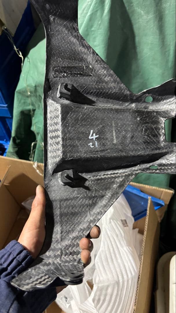 zx10r 2025 タンクフロントカバー　カーボン