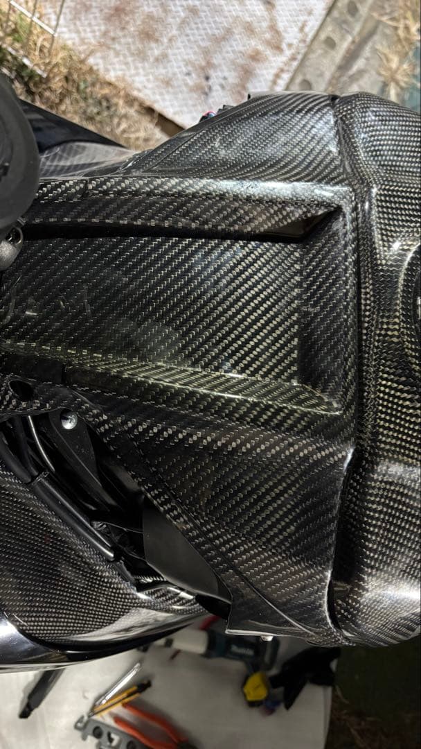 zx10r 2025 タンクフロントカバー　カーボン