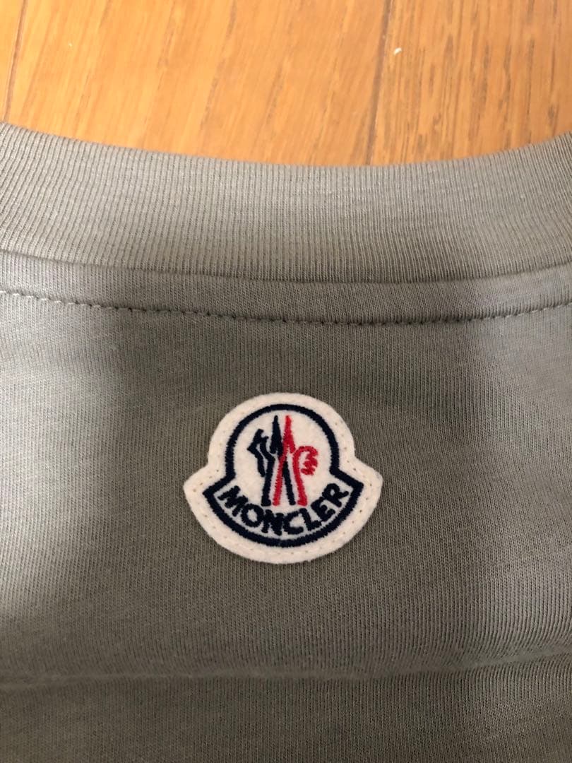 モンクレール　ロングtシャツ