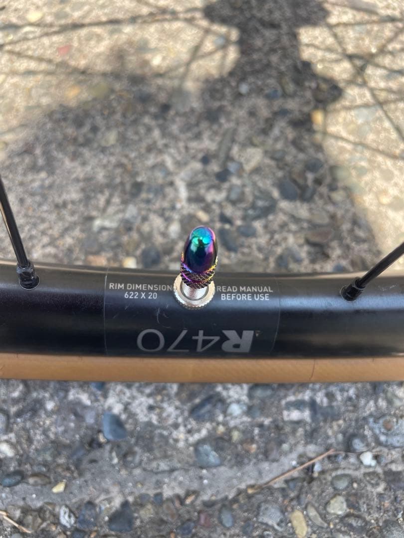 DT Swiss R470 タイヤ付 GravelKing 30c チューブレス