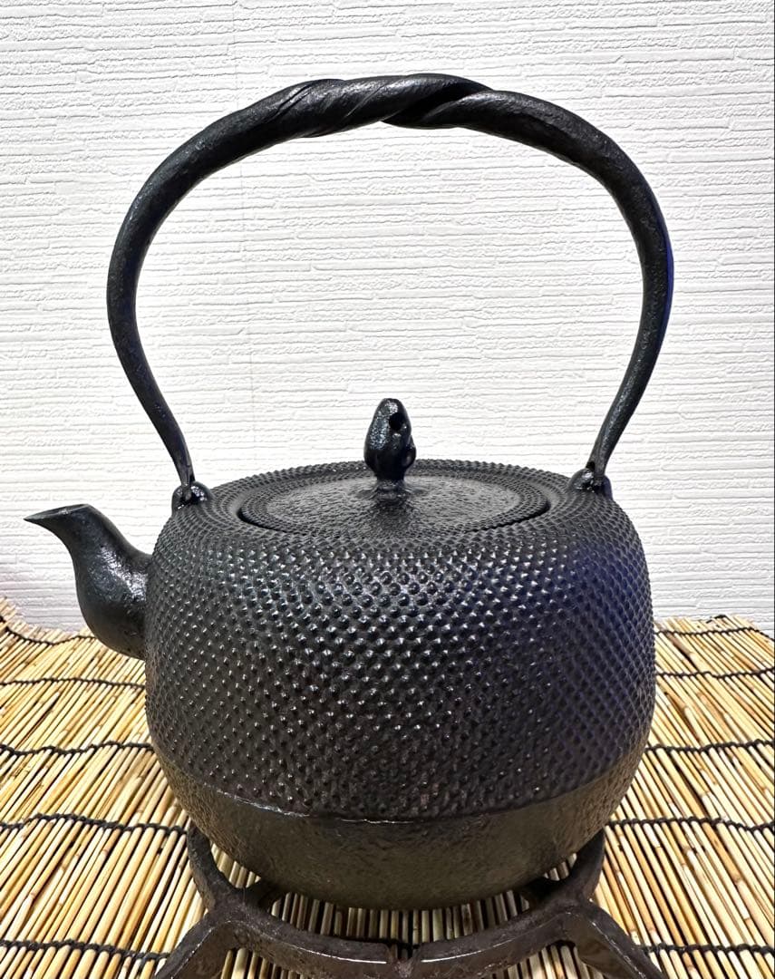 未使用品　南部照光堂造　１５型アラレ　南部鉄瓶　南部鉄器　鉄瓶　調理器具