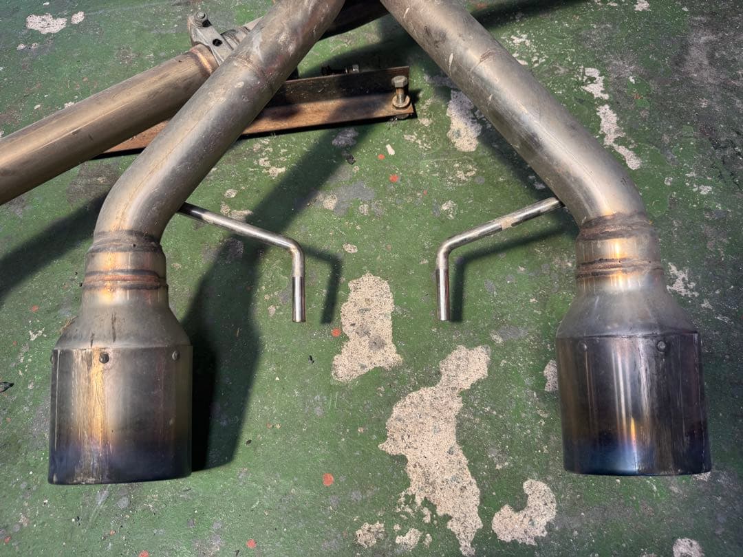 ホンダ N-BOXカスタム センター出しデュアル出力マフラー