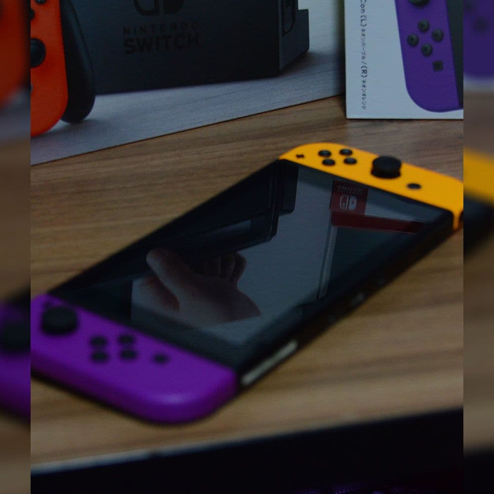 Nintendo Switch 本体 + 周辺機器　(未使用JOYCON)