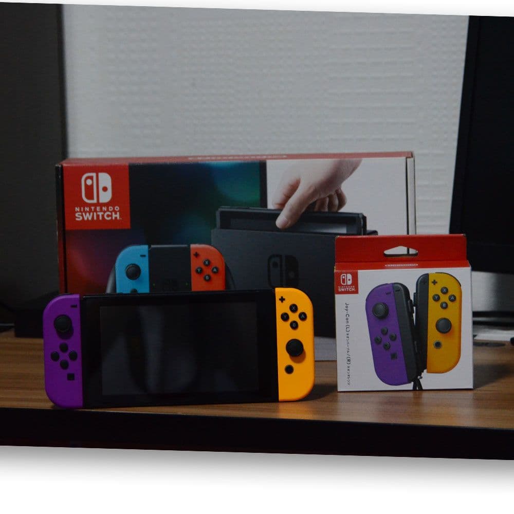 Nintendo Switch 本体 + 周辺機器　(未使用JOYCON)