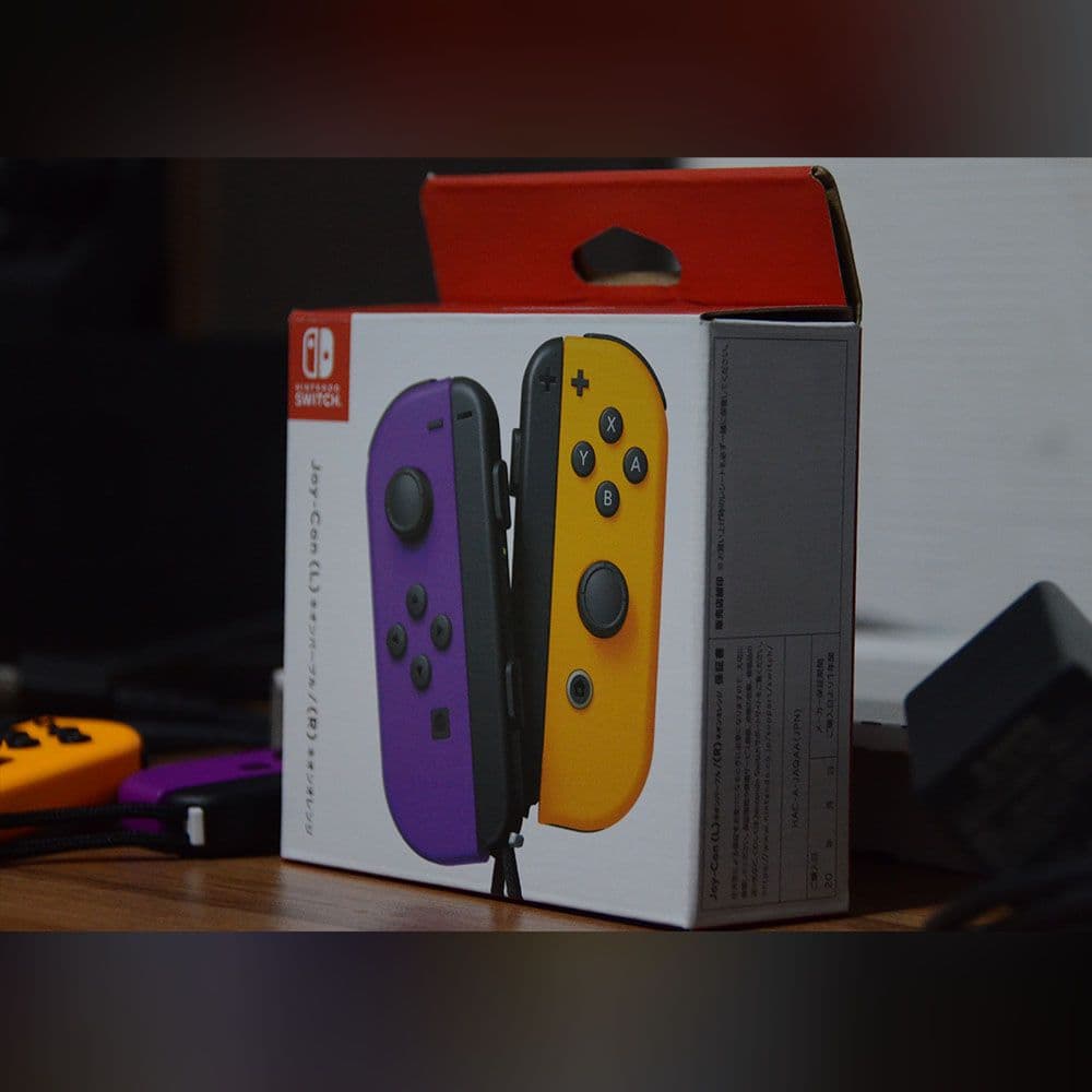 Nintendo Switch 本体 + 周辺機器　(未使用JOYCON)