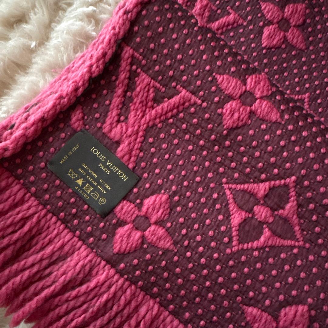 LV＊ロゴマニアマフラー モノグラム　ラズベリーピンク