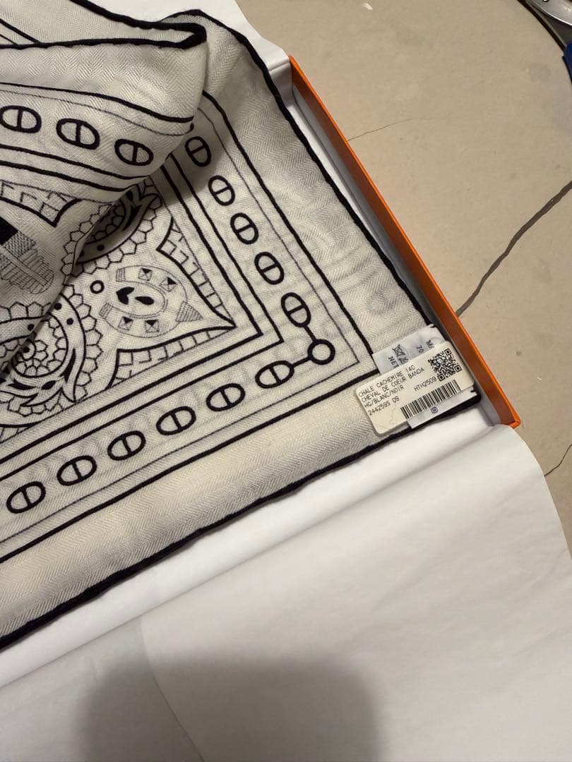 エルメス　シュヴァル・ドゥ・クール　カシミヤシルク 140 新品未使用