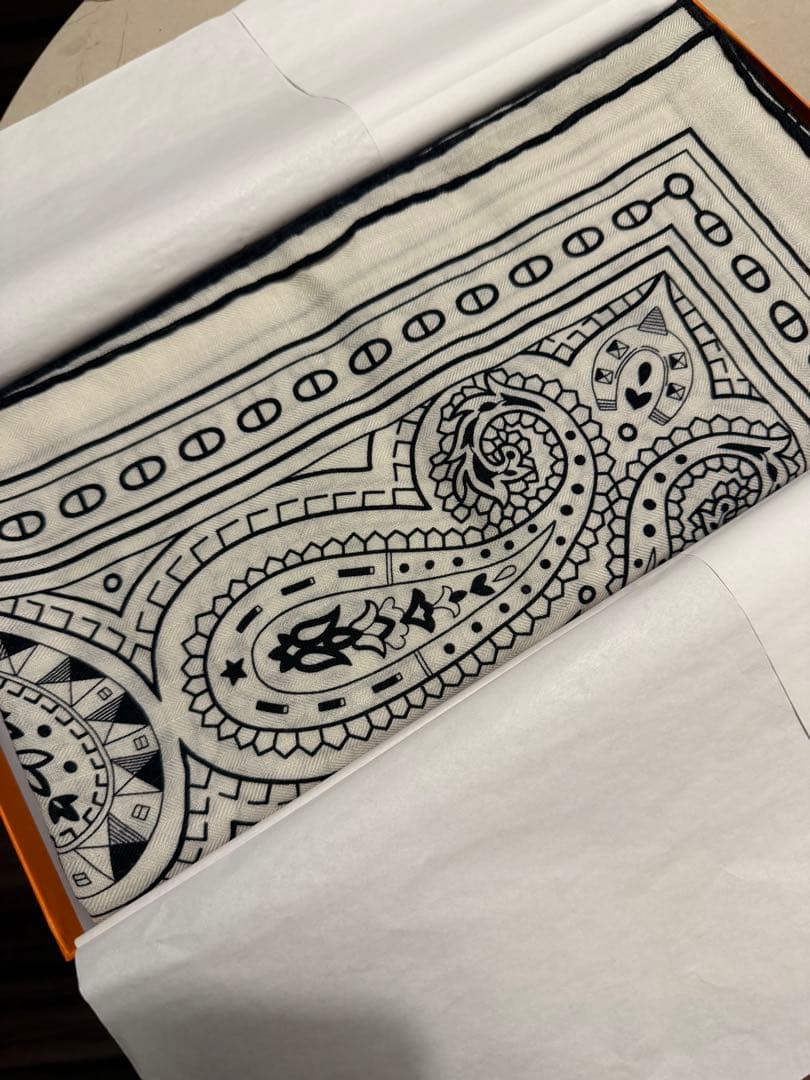 エルメス　シュヴァル・ドゥ・クール　カシミヤシルク 140 新品未使用