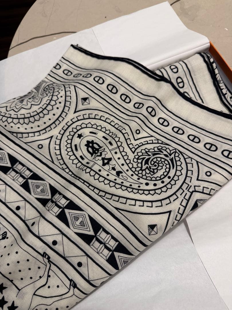 エルメス　シュヴァル・ドゥ・クール　カシミヤシルク 140 新品未使用