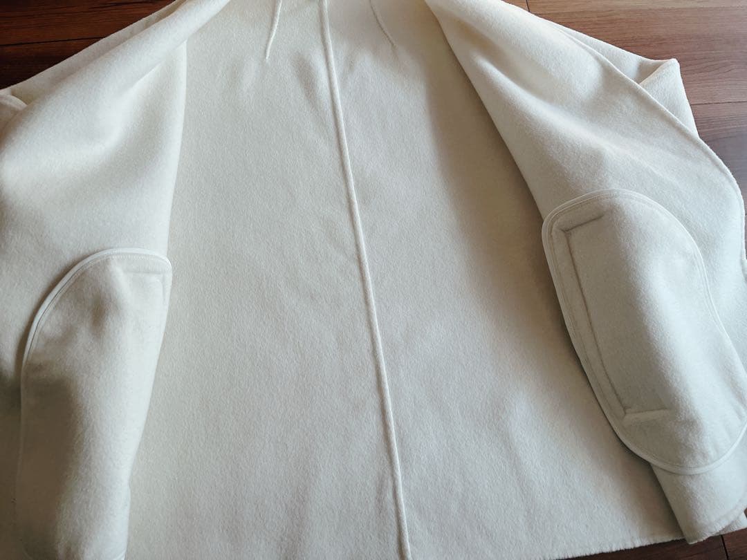 ひ*様 ミラオーウェン　ノーカラーリバーショートコート