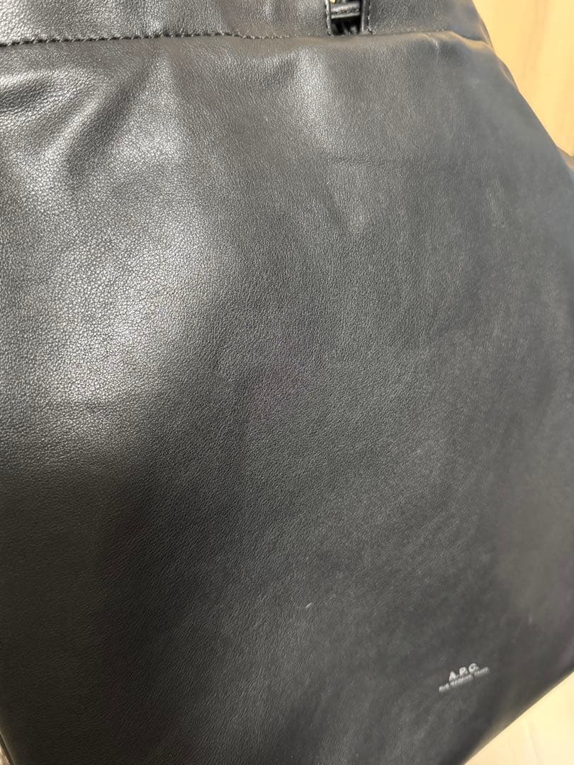 A.P.C レザーショルダー　ニノトートバッグ