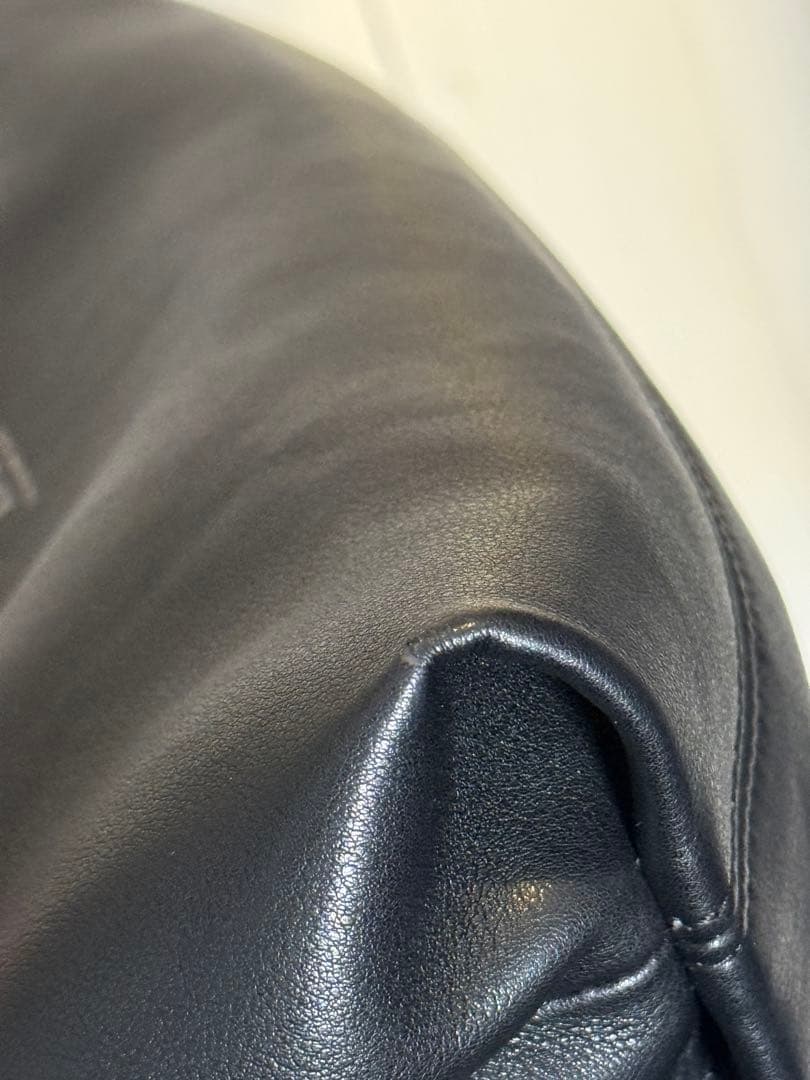 A.P.C レザーショルダー　ニノトートバッグ