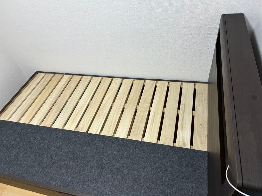 【最終掲載3/20まで！！】ベッドフレーム(シモンズ)