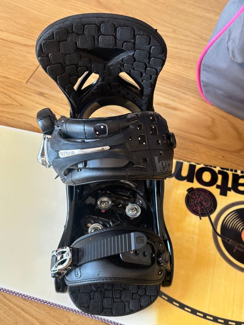 atomic スノーボード ビンディング付 ／訳ありブーツ無料！（希望者）