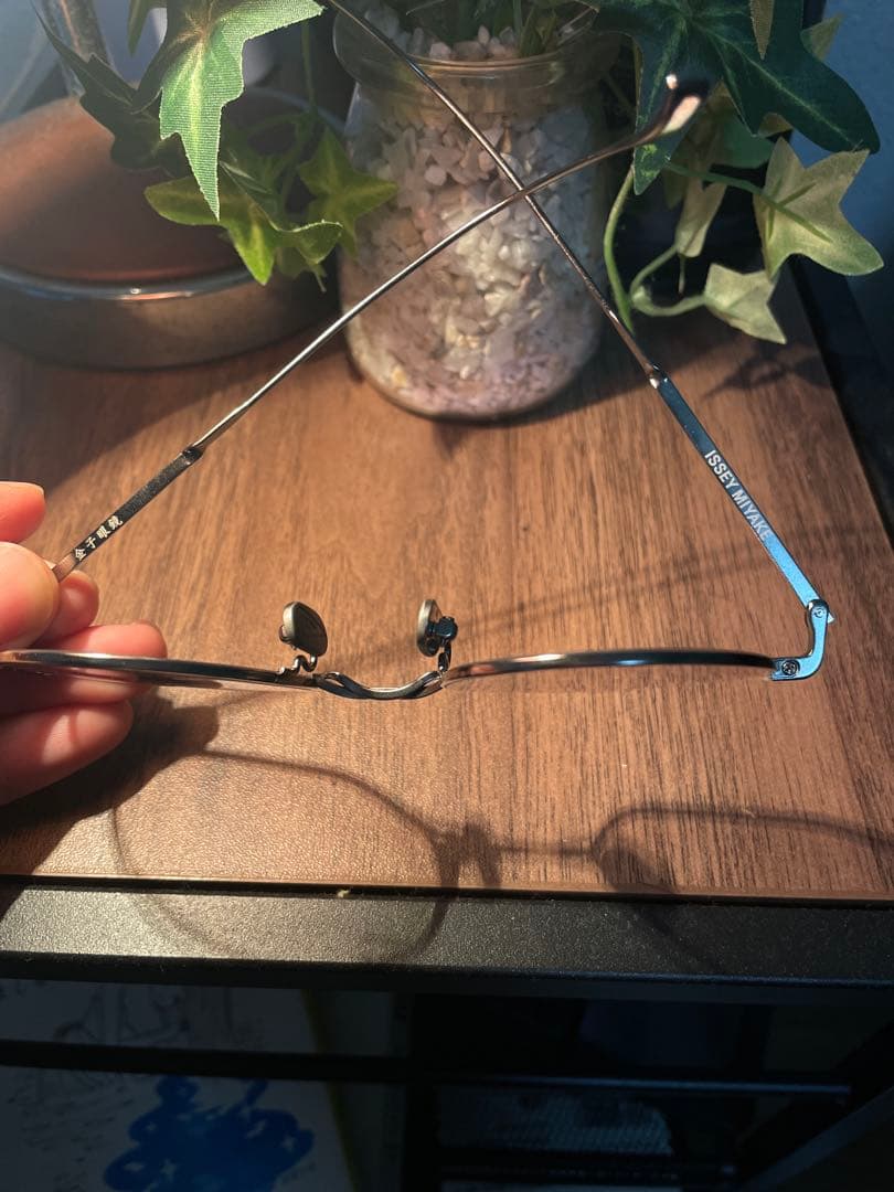 【値下げ中】ISSEY MIYAKE サングラス シルバー 金子眼鏡