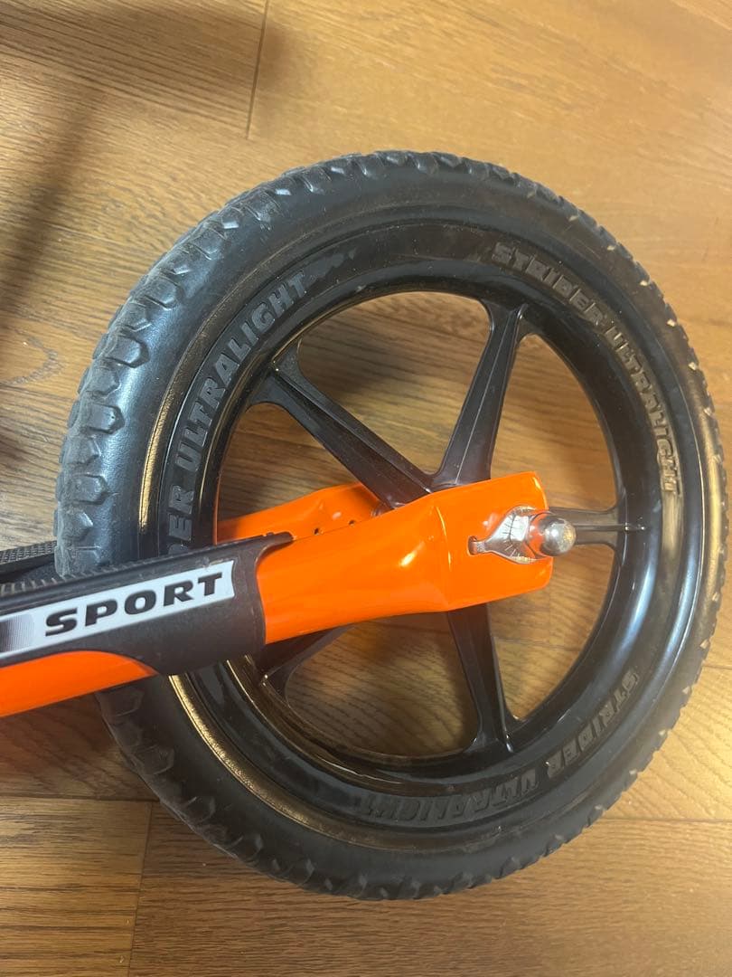 【拳西さま】ストライダー　スポーツモデル　12インチ