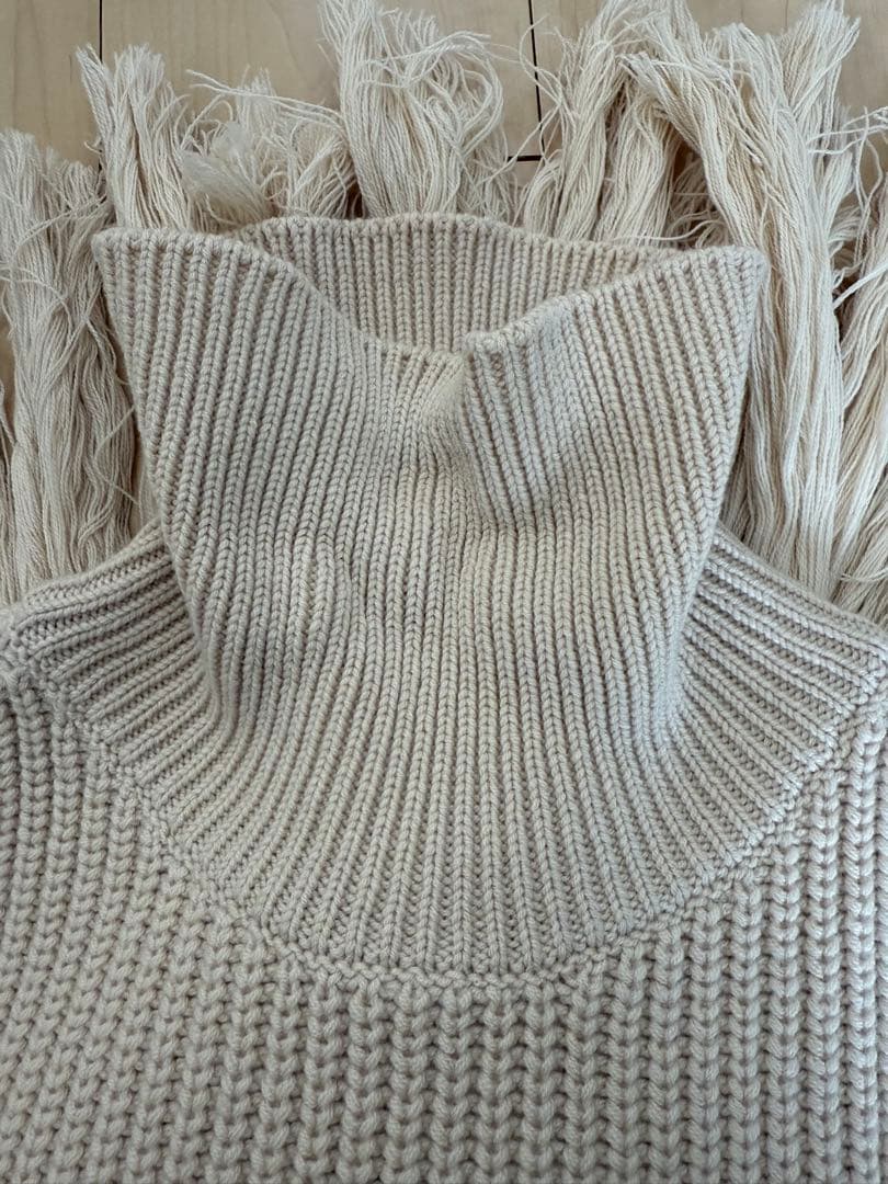 HYKE アイボリー フリンジ ニットベスト