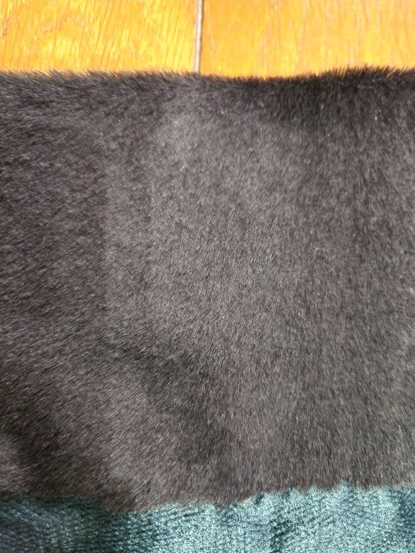 アンドゥムルメステール　ファー襟付きロングスカーフ 黒と緑　ショッパー付き！