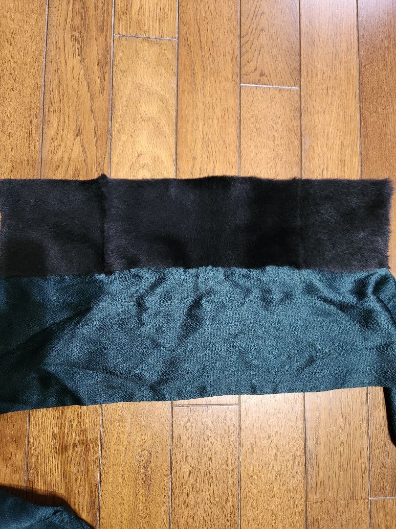 アンドゥムルメステール　ファー襟付きロングスカーフ 黒と緑　ショッパー付き！