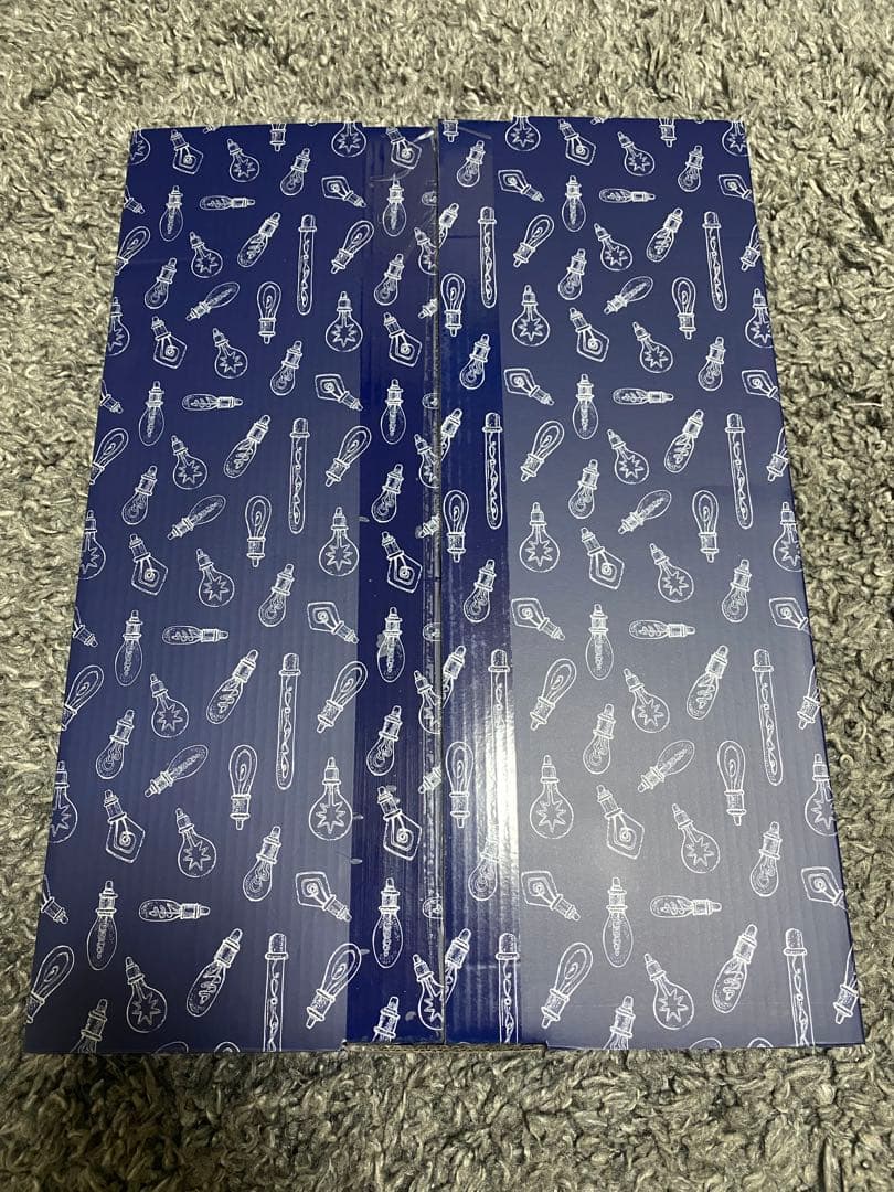 The Book 繊細で美しい絵を満載した大人の図鑑 未開封 日本語版