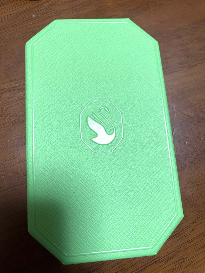 SWAROVSKI iPhone15ケース グラデーション