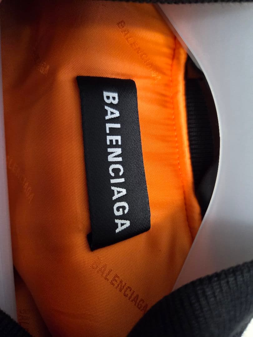 BALENCIAGA　ロゴボンバージャケット　MA-1　48サイズでブラック