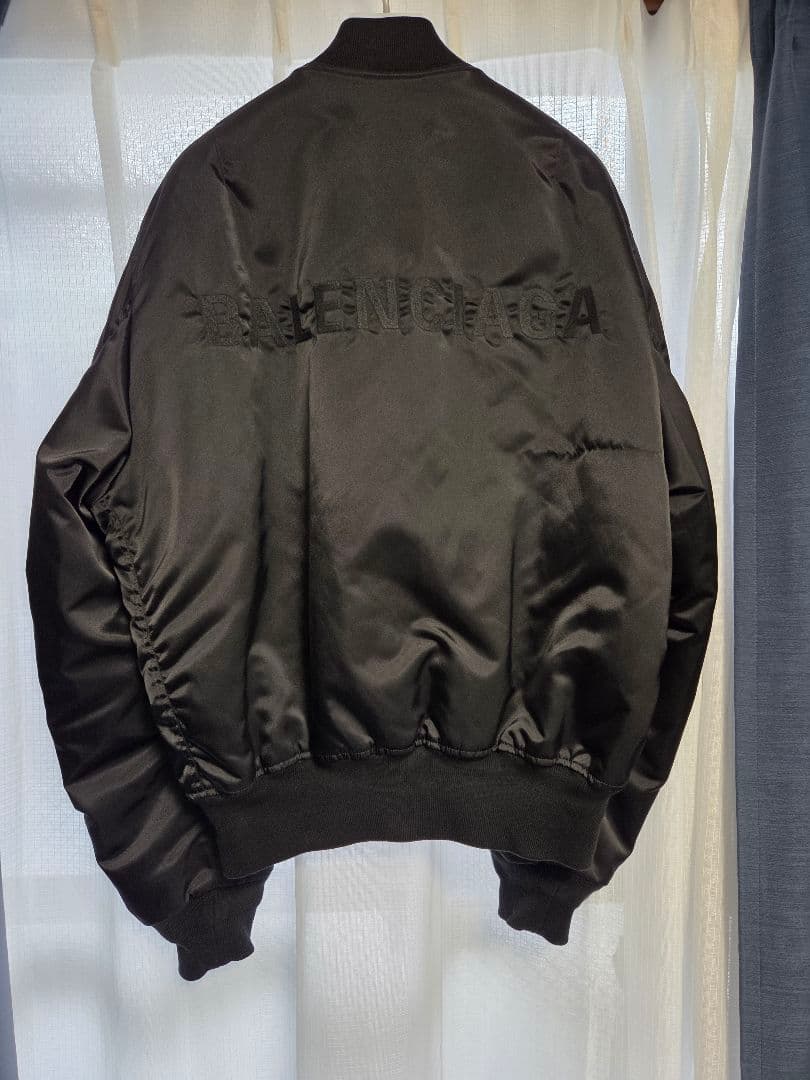 BALENCIAGA　ロゴボンバージャケット　MA-1　48サイズでブラック