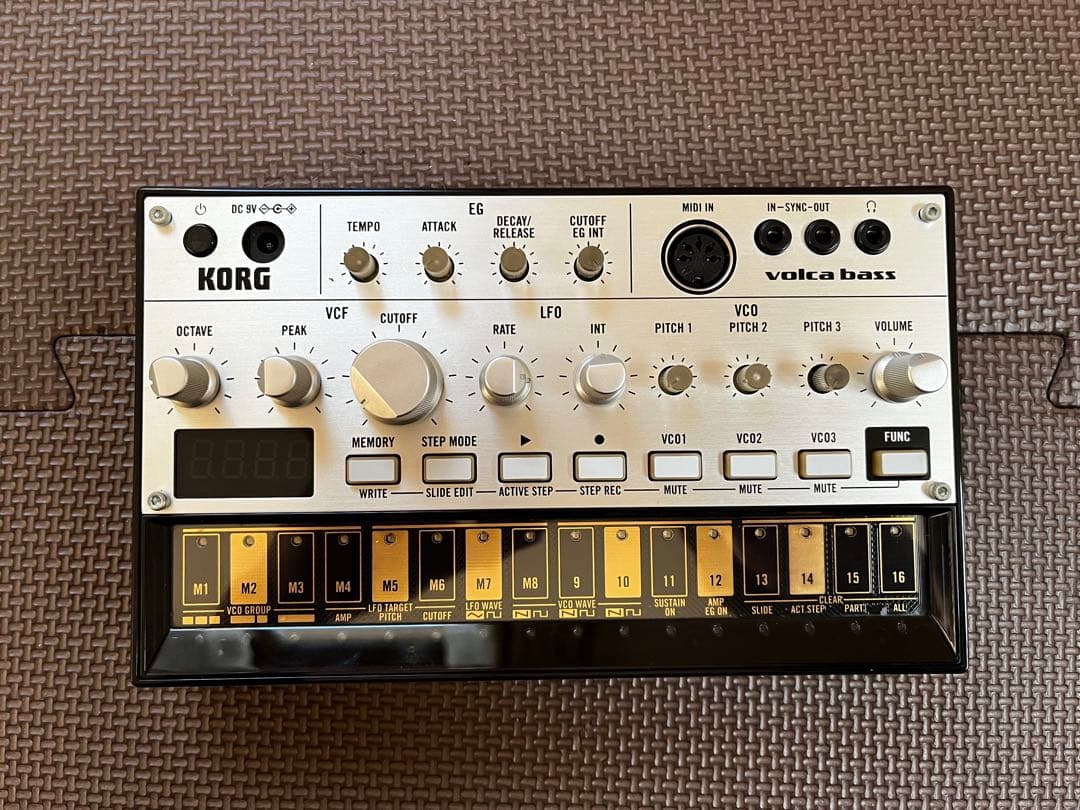 KORG volca bass アナログベースシンセサイザー