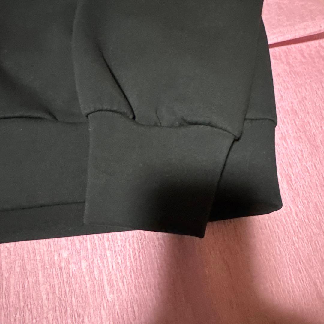 インゲボルグ　シグネチャーモチーフ刺繍フーディ　 ブラック