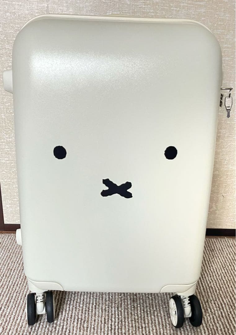 ミッフィーフェイスのキャリーケース