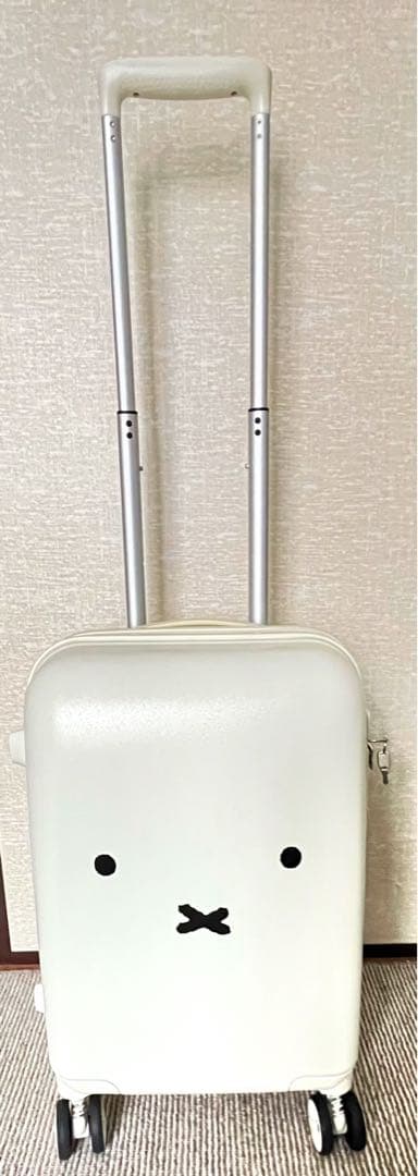 ミッフィーフェイスのキャリーケース