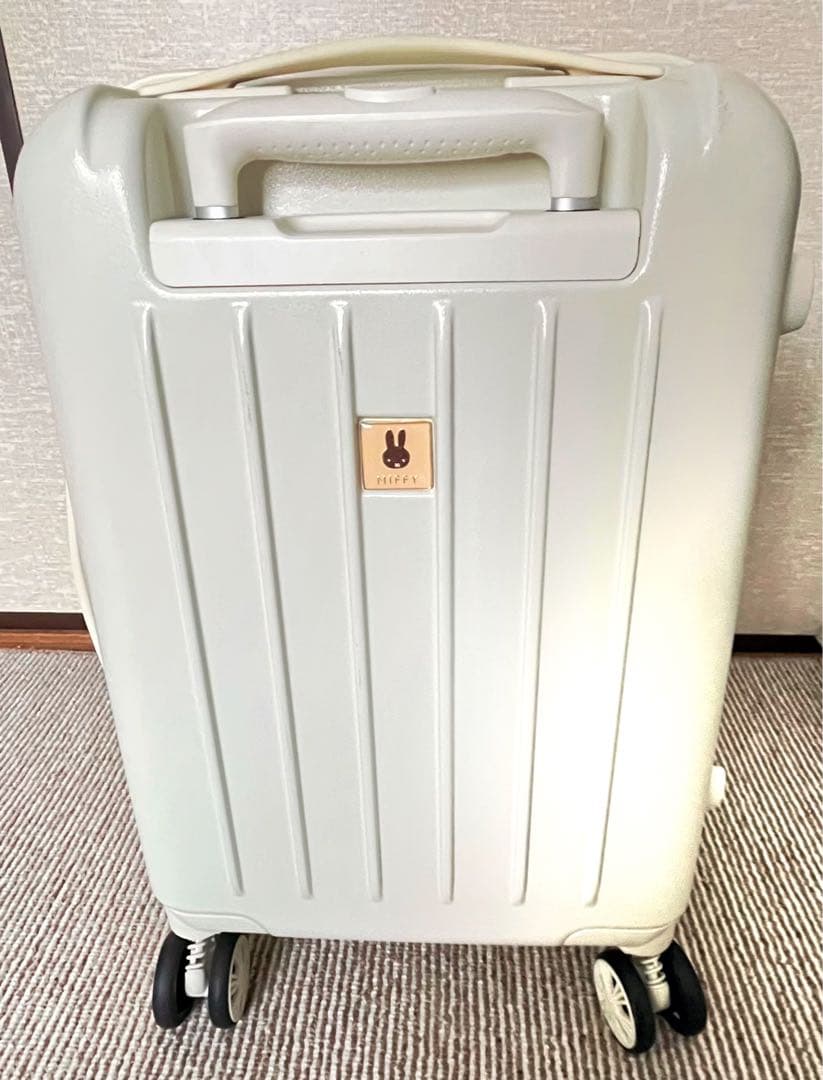 ミッフィーフェイスのキャリーケース